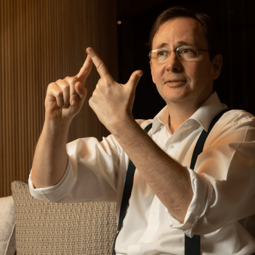 Crise fiscal força mercado a correr para o dólar, alerta ex-BC
