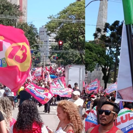 Manifestantes de todas as torcidas em Curitiba. Fotos: Denis Ferreira Netto.