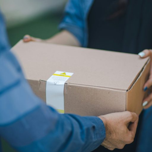 Fim da taxa das blusinhas não elimina o icms nas compras internacionais