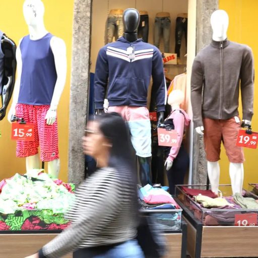 Varejo amplia crédito próprio com tíquete médio 113% acima do oferecido por bancos